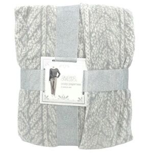 Gillian & Omalley Women’s Heather Gray Cozy Pajamas 2 Piece Set New